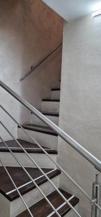 Fashion House Napoli Apartment Bagian luar foto
