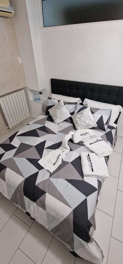 Fashion House Napoli Apartment Bagian luar foto