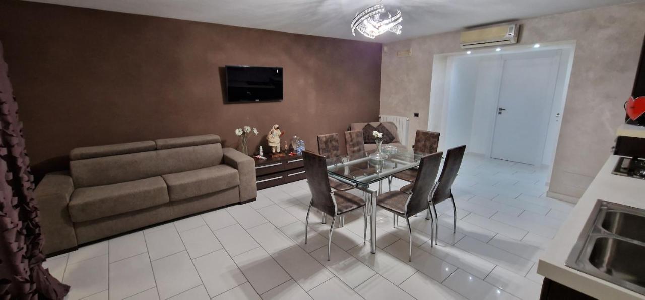 Fashion House Napoli Apartment Bagian luar foto