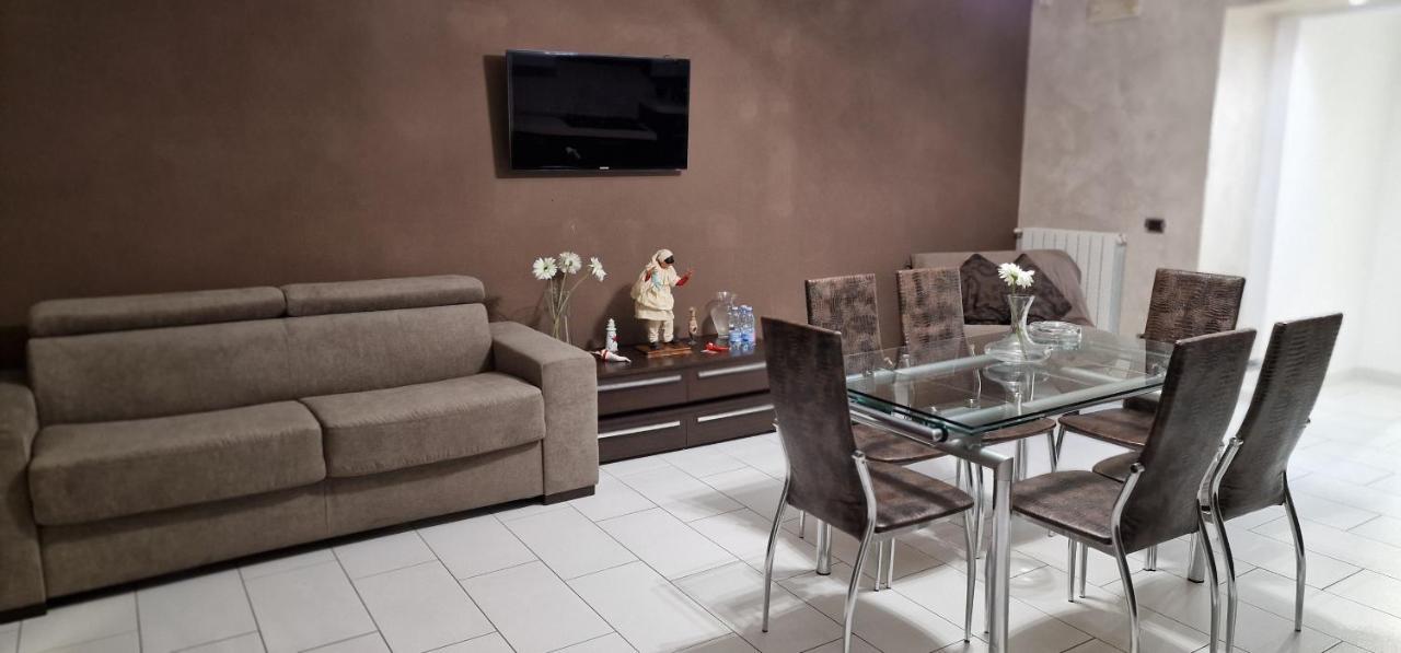 Fashion House Napoli Apartment Bagian luar foto