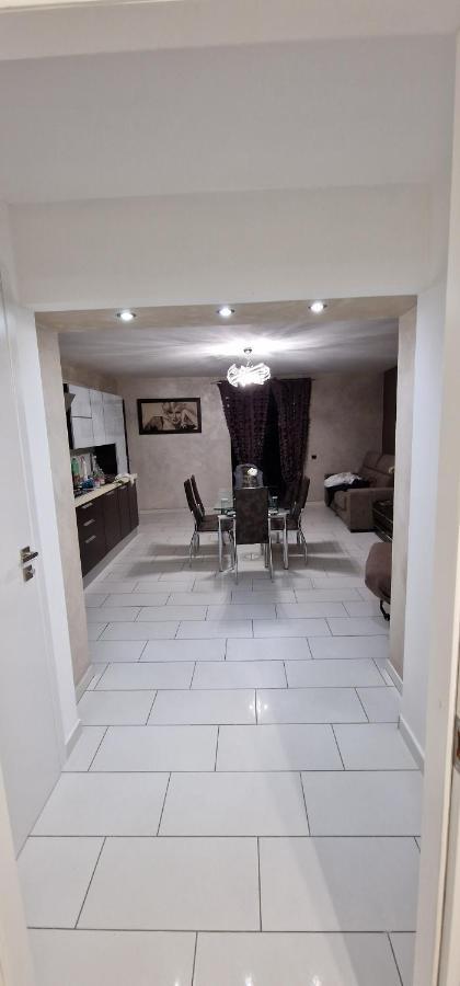 Fashion House Napoli Apartment Bagian luar foto