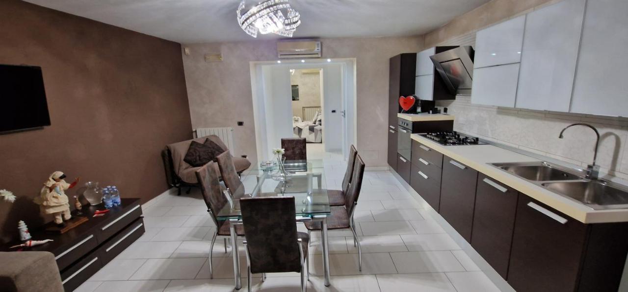Fashion House Napoli Apartment Bagian luar foto