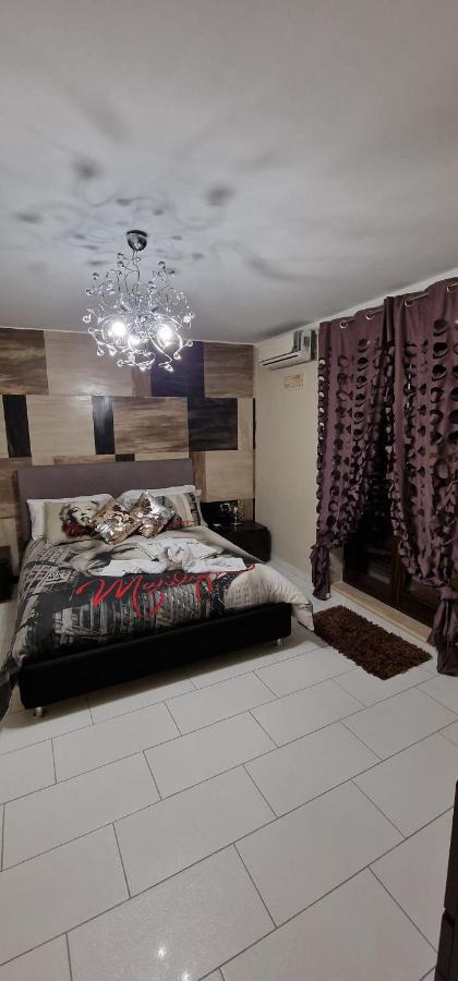 Fashion House Napoli Apartment Bagian luar foto