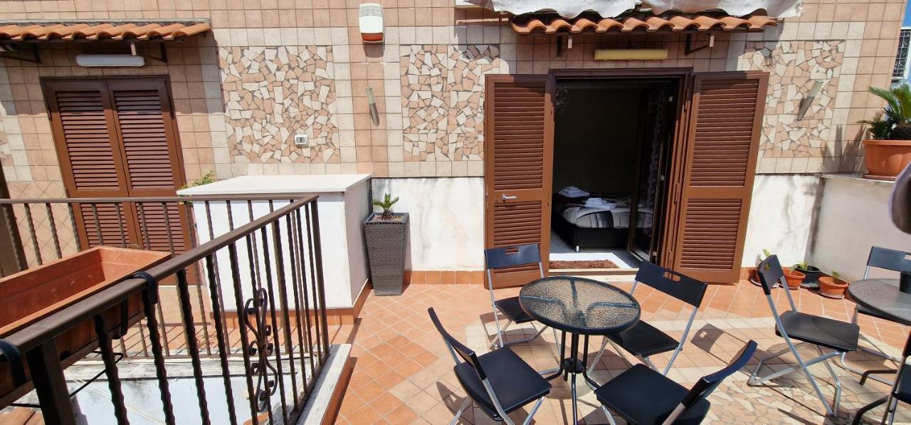 Fashion House Napoli Apartment Bagian luar foto