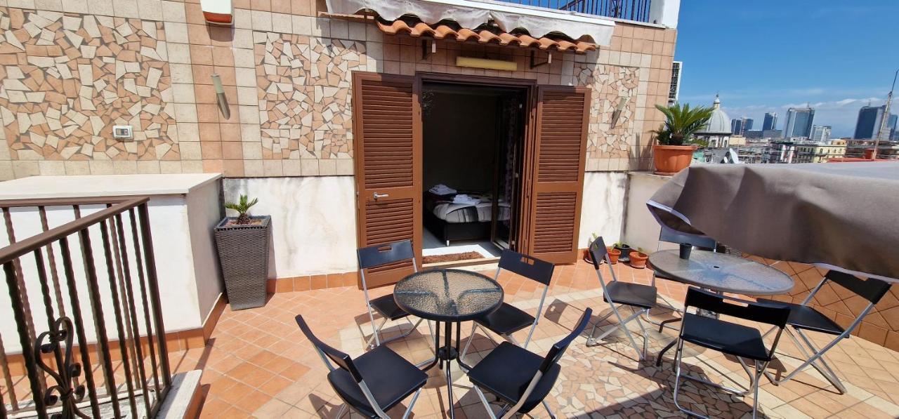 Fashion House Napoli Apartment Bagian luar foto